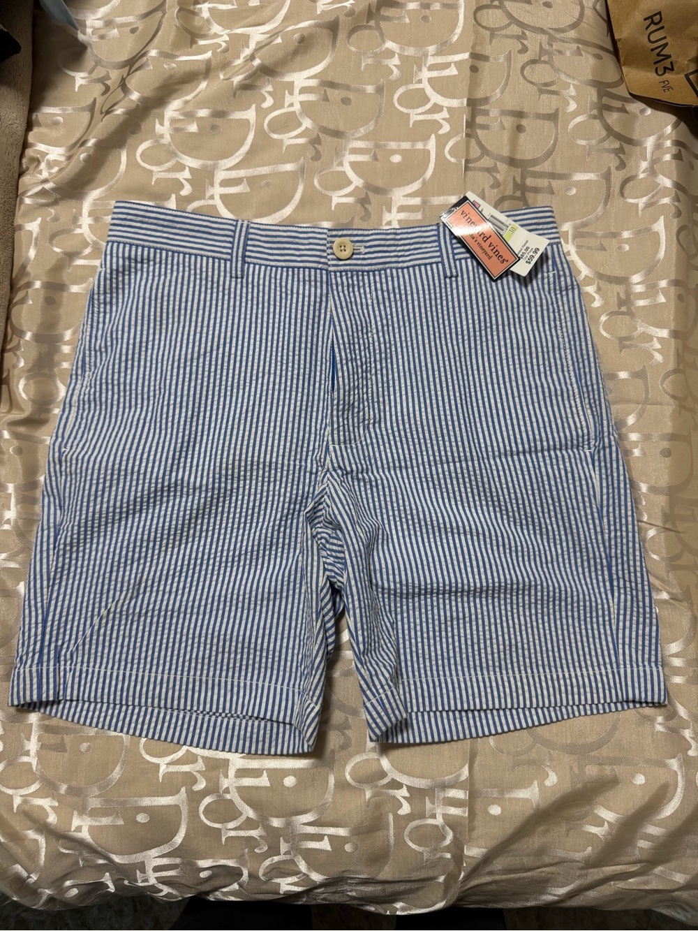 Vineyard Vines Seersucker 7 inch club shorts Blue & White Striped Size 30